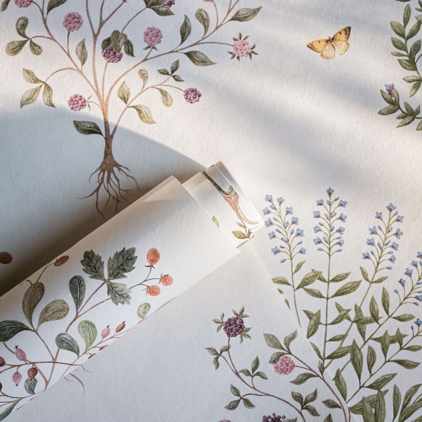 Thyme Walk Wallpaper - Lichen/Gooseberry - DHIP217508