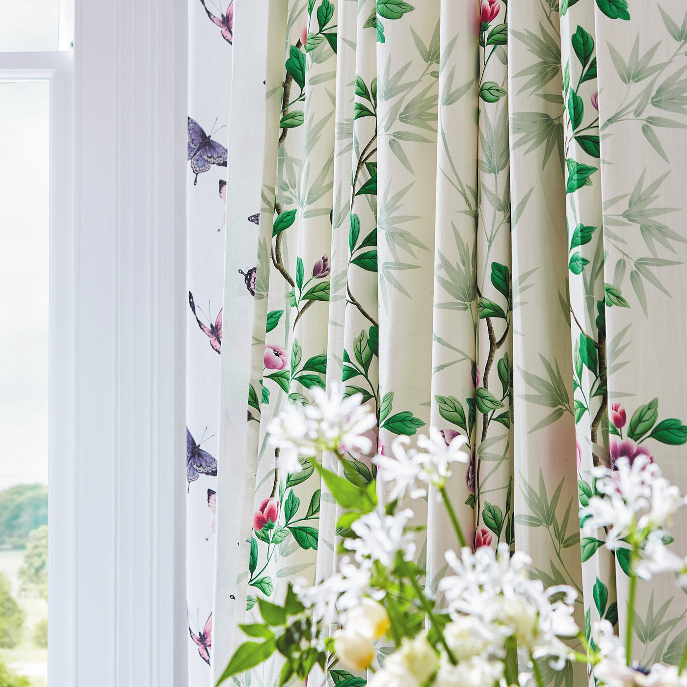 Lady Alford Wallpaper - Fig Blossom/ Magenta - HDHW112899