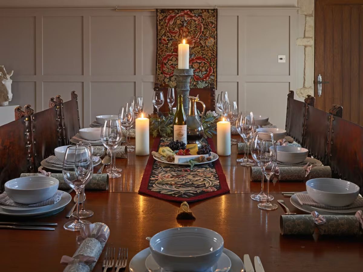 Acanthus Leaf - Burgundy Loom Woven Tapestry - 185 x 72 cm - Rod Size 2 - Hines of Oxford - LW873 - Morris Wallpaper