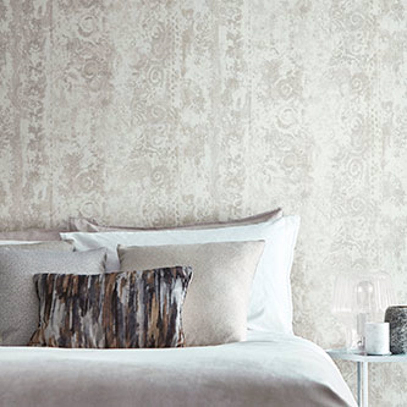 Anthology Pozzolana Wallpaper - Alabaster - Harlequin - EVIW112027 - Morris Wallpaper