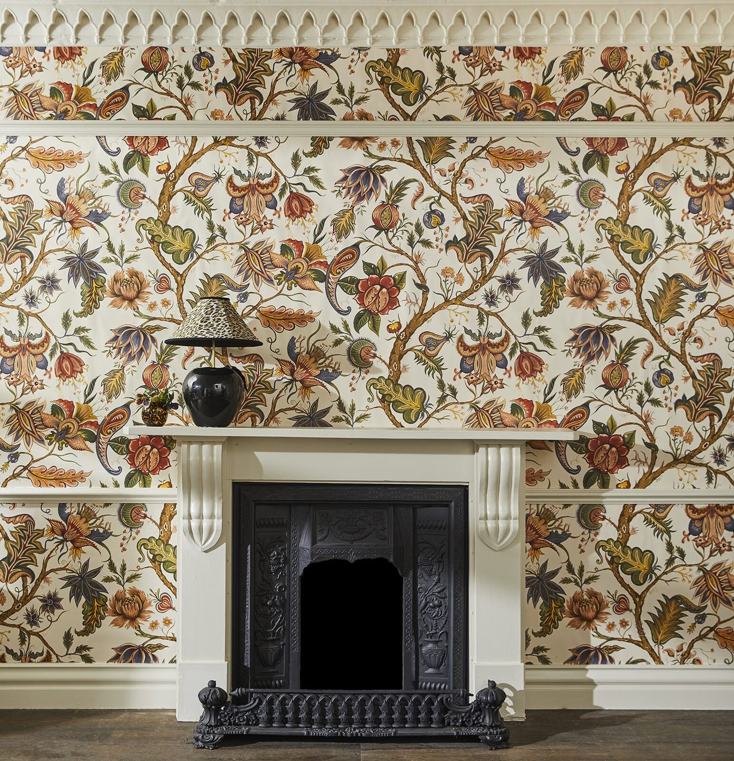 Damas Wallpaper - Off-White / Green - House of Hackney - 1-WA-DAM-DI-CRM-XXX - Morris Wallpaper