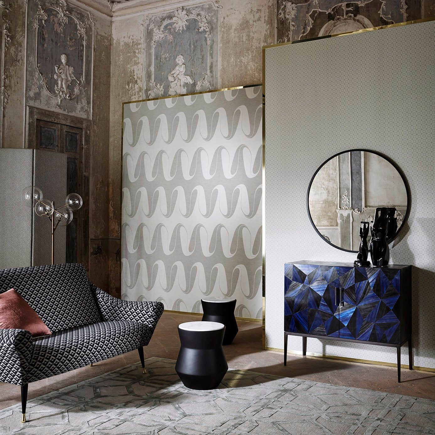 Darcy Wallpaper - Silver - Zoffany - ZTOT312743 - Morris Wallpaper