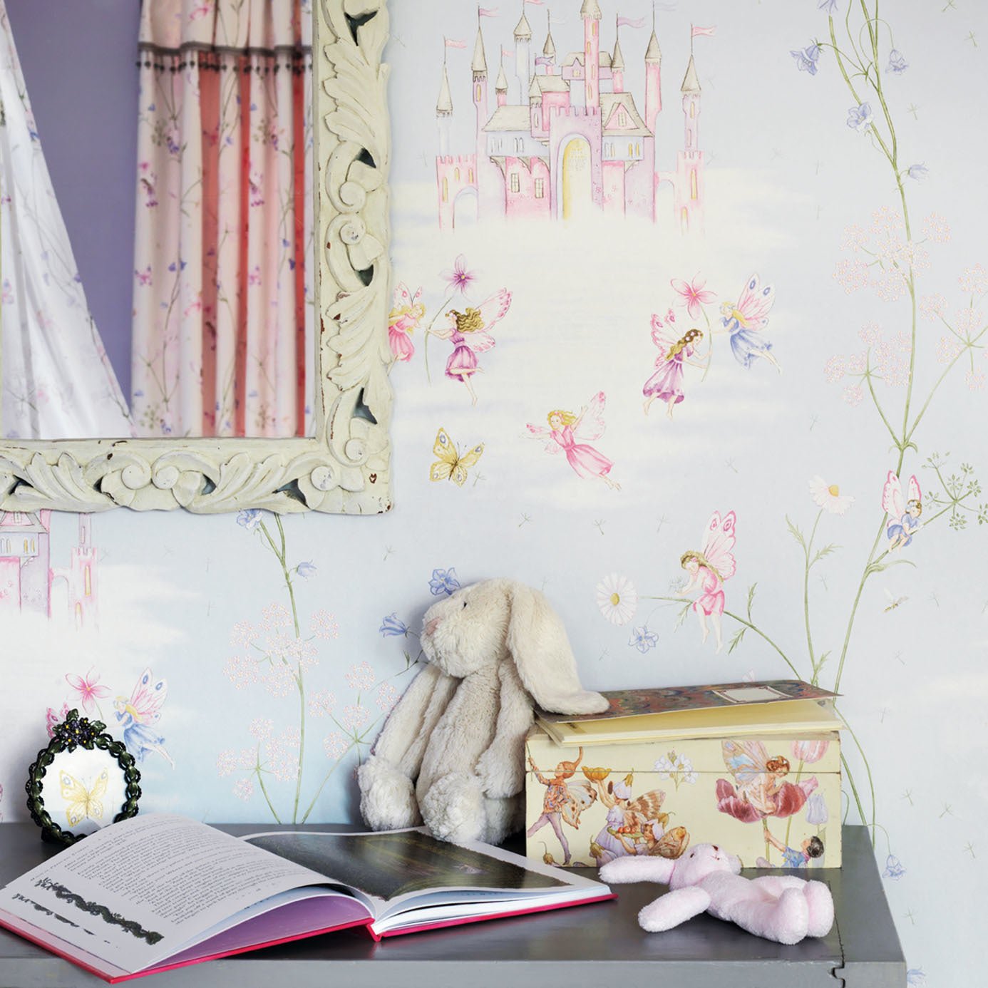 Fairy Castle Wallpaper - Vanilla - Sanderson - DLIT214047 - Morris Wallpaper