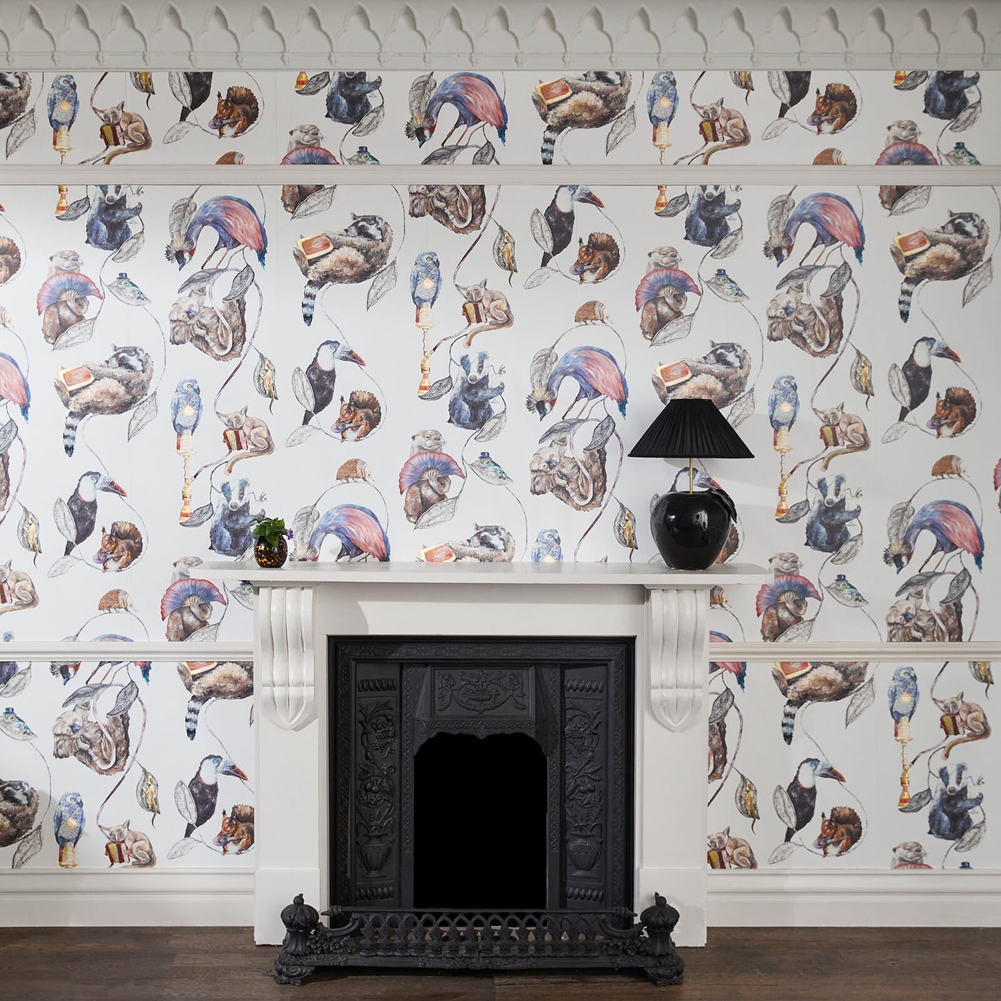 Hackney Empire Wallpaper - White - House of Hackney - 1-WA-HAC-DI-WHT-XXX - Morris Wallpaper