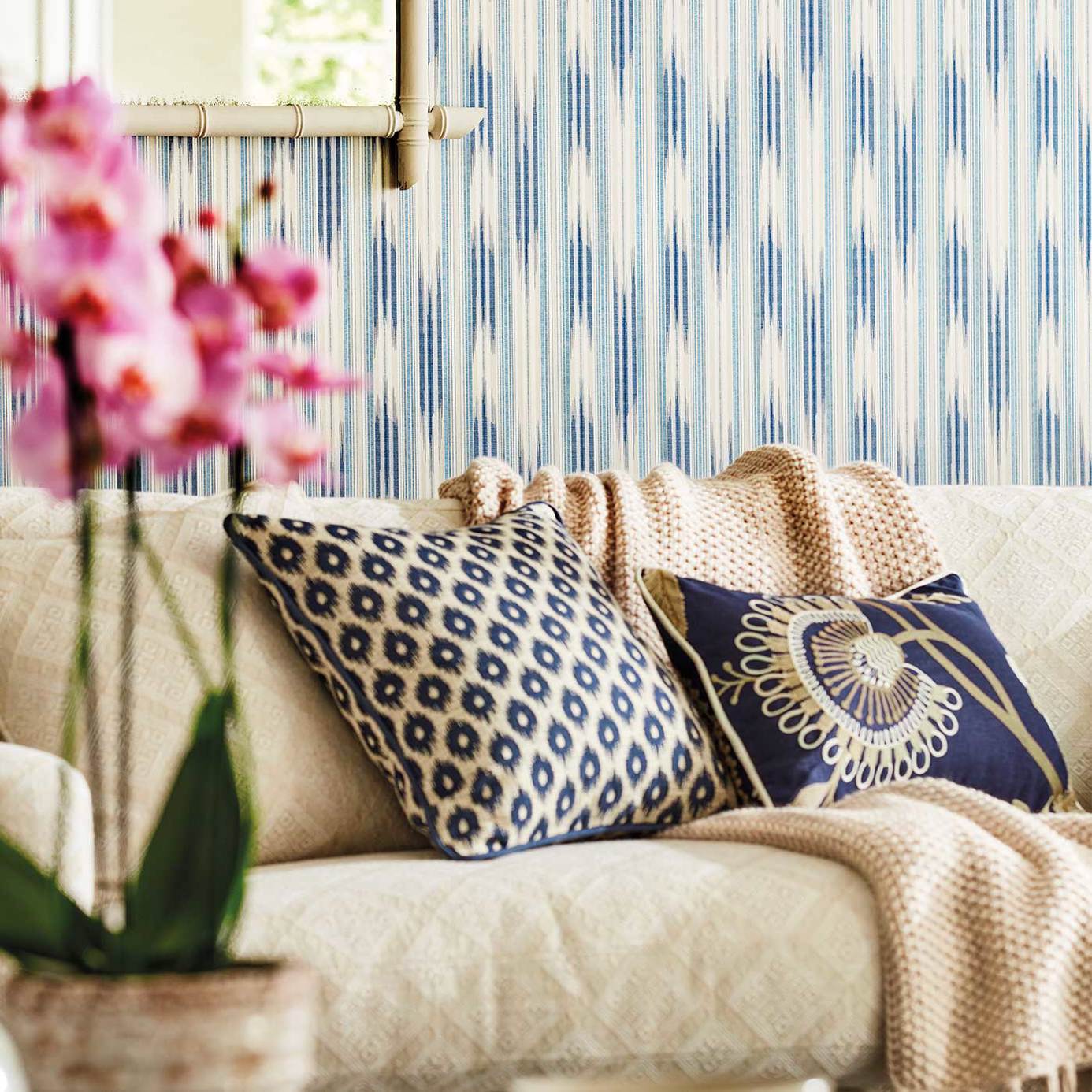 Ishi Wallpaper - Dove - Sanderson - DCPW216777 - Morris Wallpaper