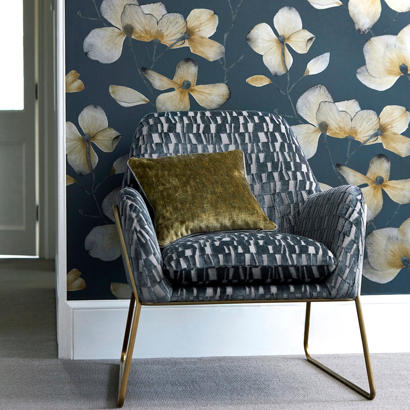 Kienze Wallpaper - Bronze/Graphite - Harlequin - HMWF111960 - Morris Wallpaper