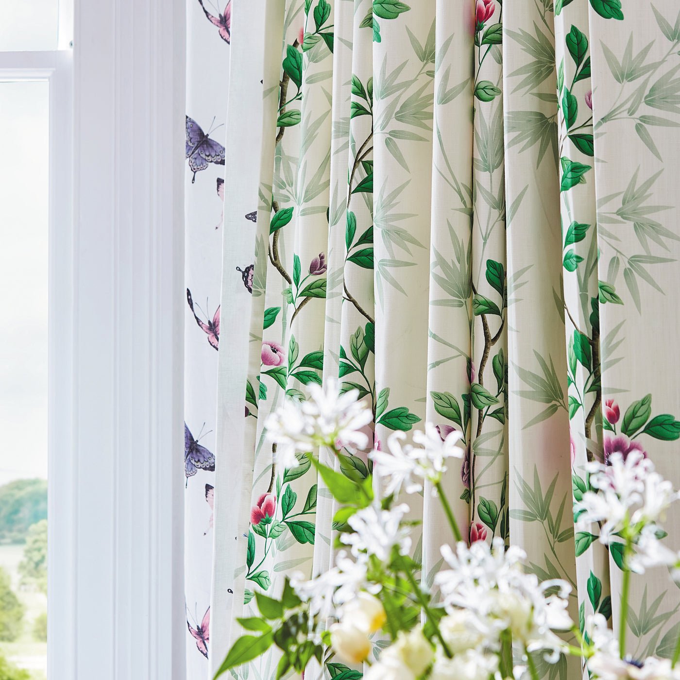 Lady Alford Wallpaper - Fig Blossom/ Magenta - Harlequin - HDHW112899 - Morris Wallpaper