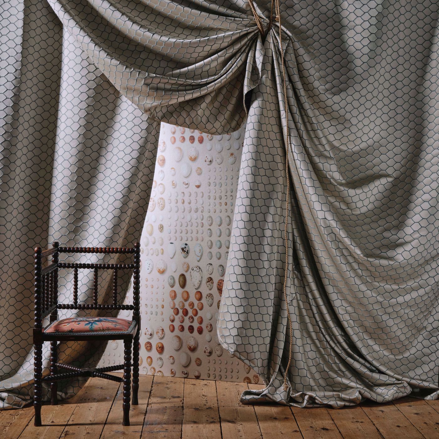Oology Portal Wallpaper - Silkie - DGDW217326 - Sanderson