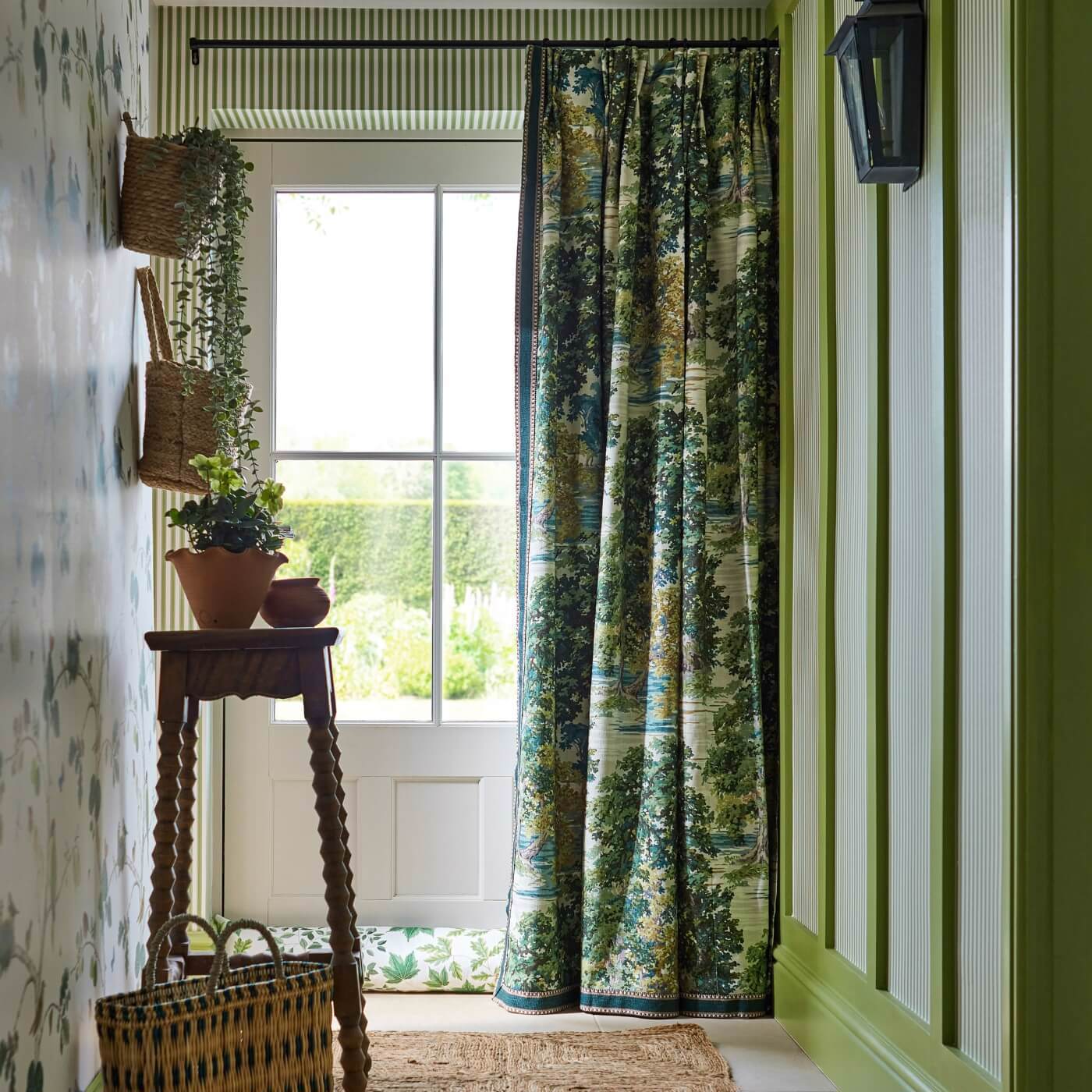 Pinetum Stripe Wallpaper - Indigo - Sanderson - DABW217254 - Morris Wallpaper
