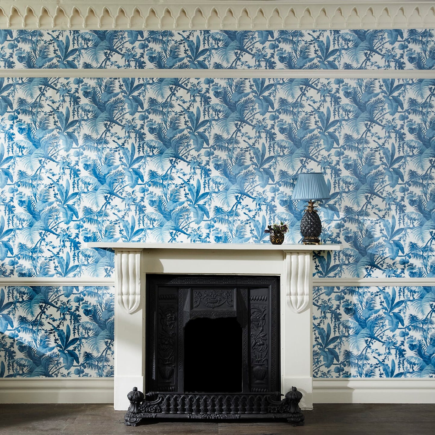 Pampas Wallpaper - Off-White & Cerulean - 1-WA-PAM-DI-W&C-XXX
