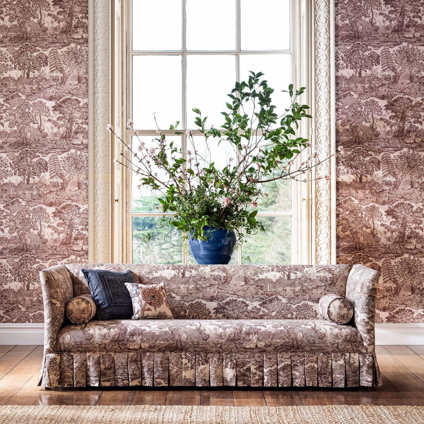 Highgrove Toile Wallpaper - Oak - DHIP217478