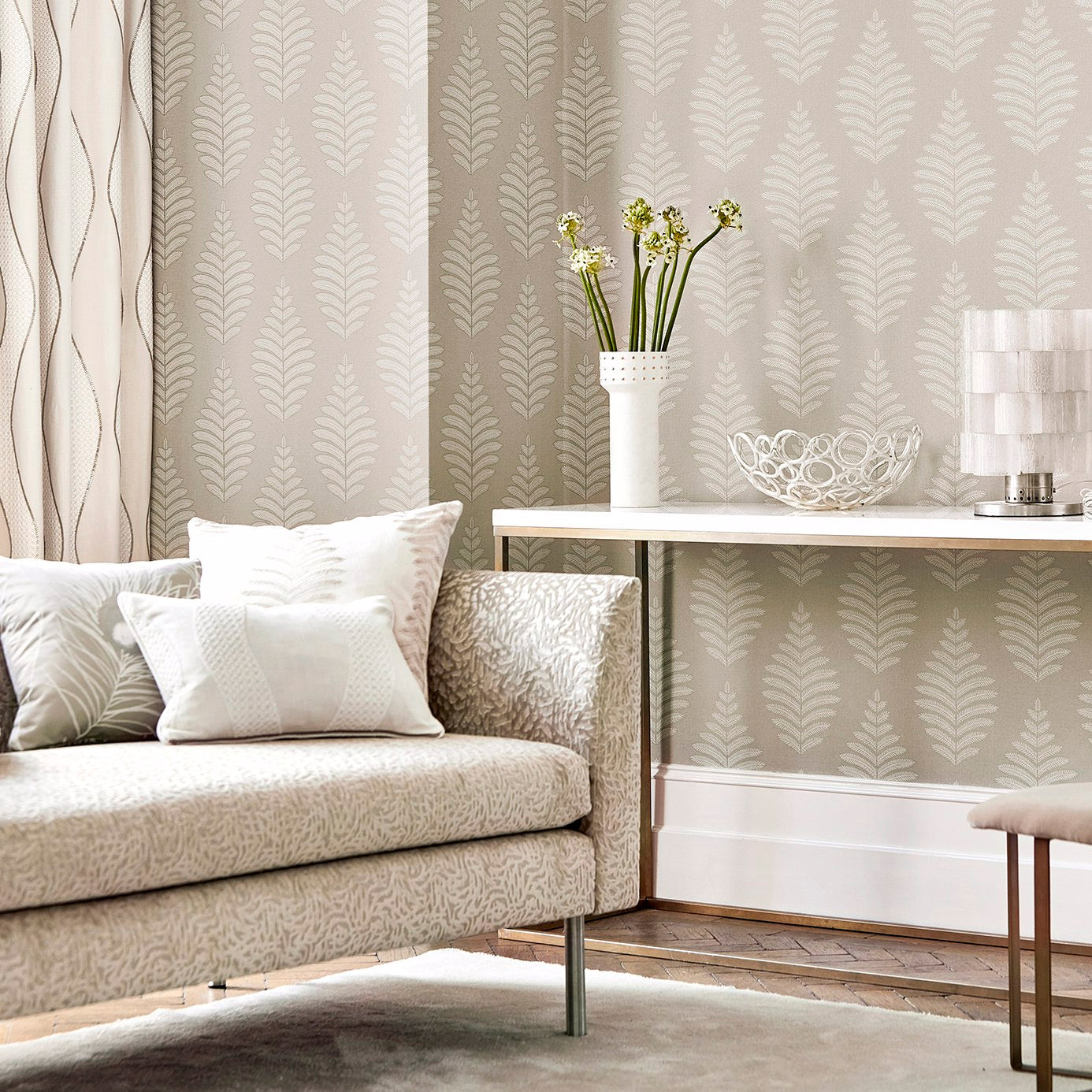 Lucielle Wallpaper - Linen/Silver - HPUT111898