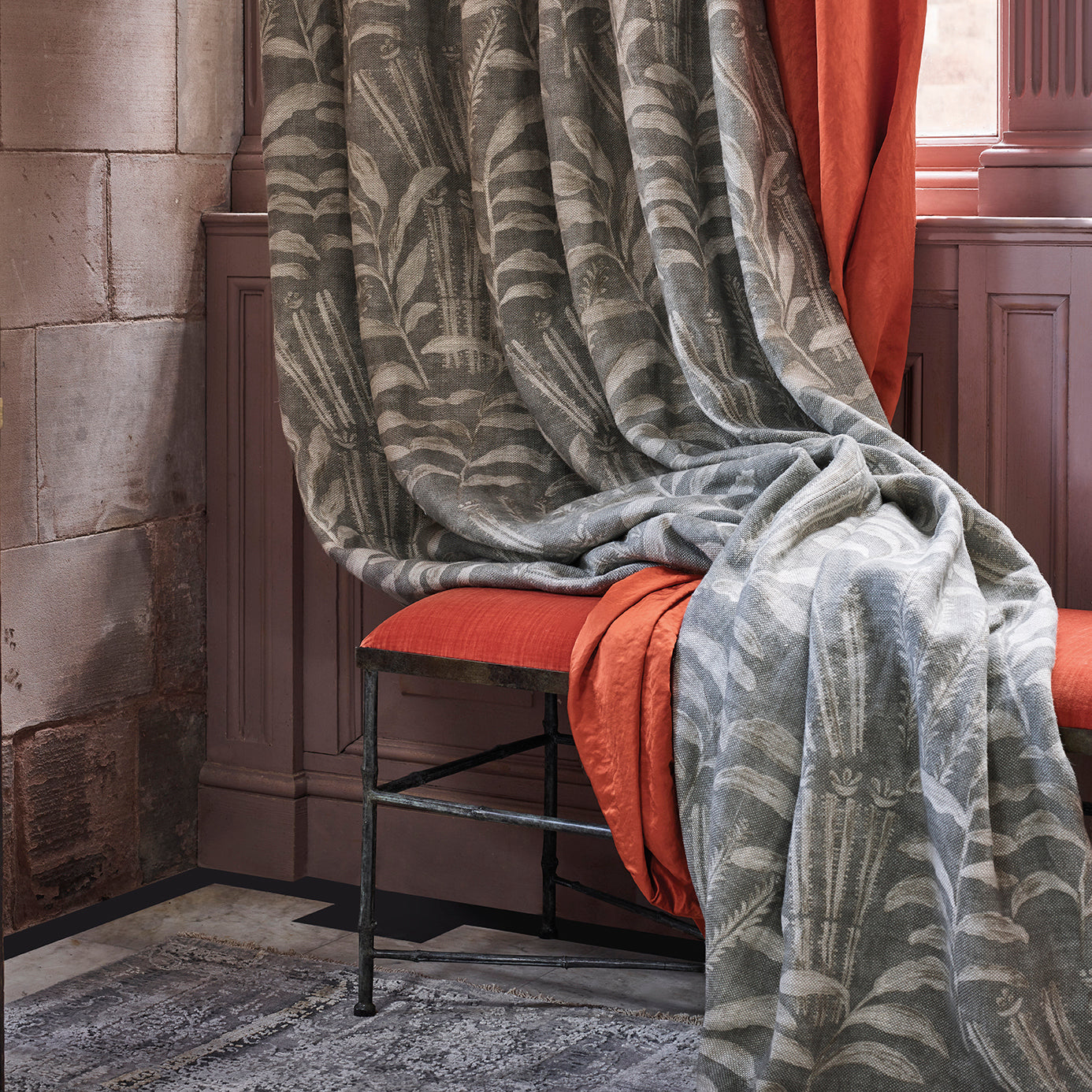 Highclere Wallpaper - Olivine - ZDAR312854