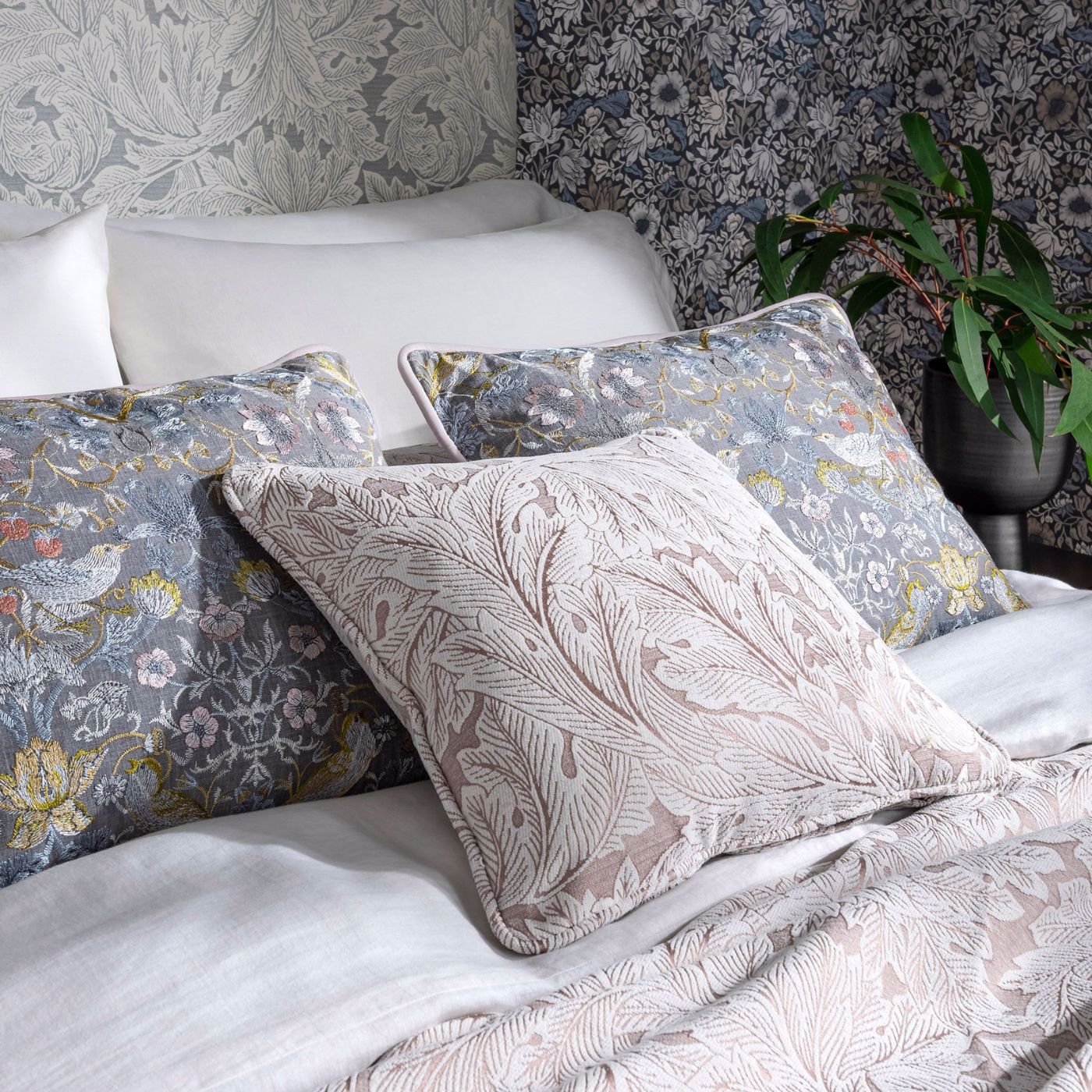 Acanthus Weave Fabric - Blush - F1741/01 - Clarke & Clarke