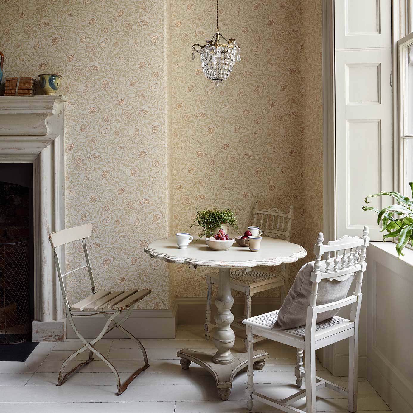 Annandale Wallpaper - Wedgwood/Linen - Sanderson - DDAM216393