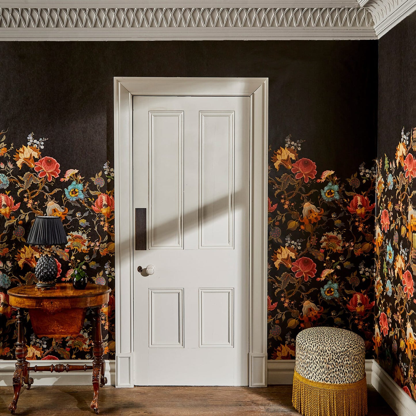 Artemis Climbing Walls Wallpaper - Black - House of Hackney - 1-WA-ART-DI-BLK-PBL - Morris Wallpaper