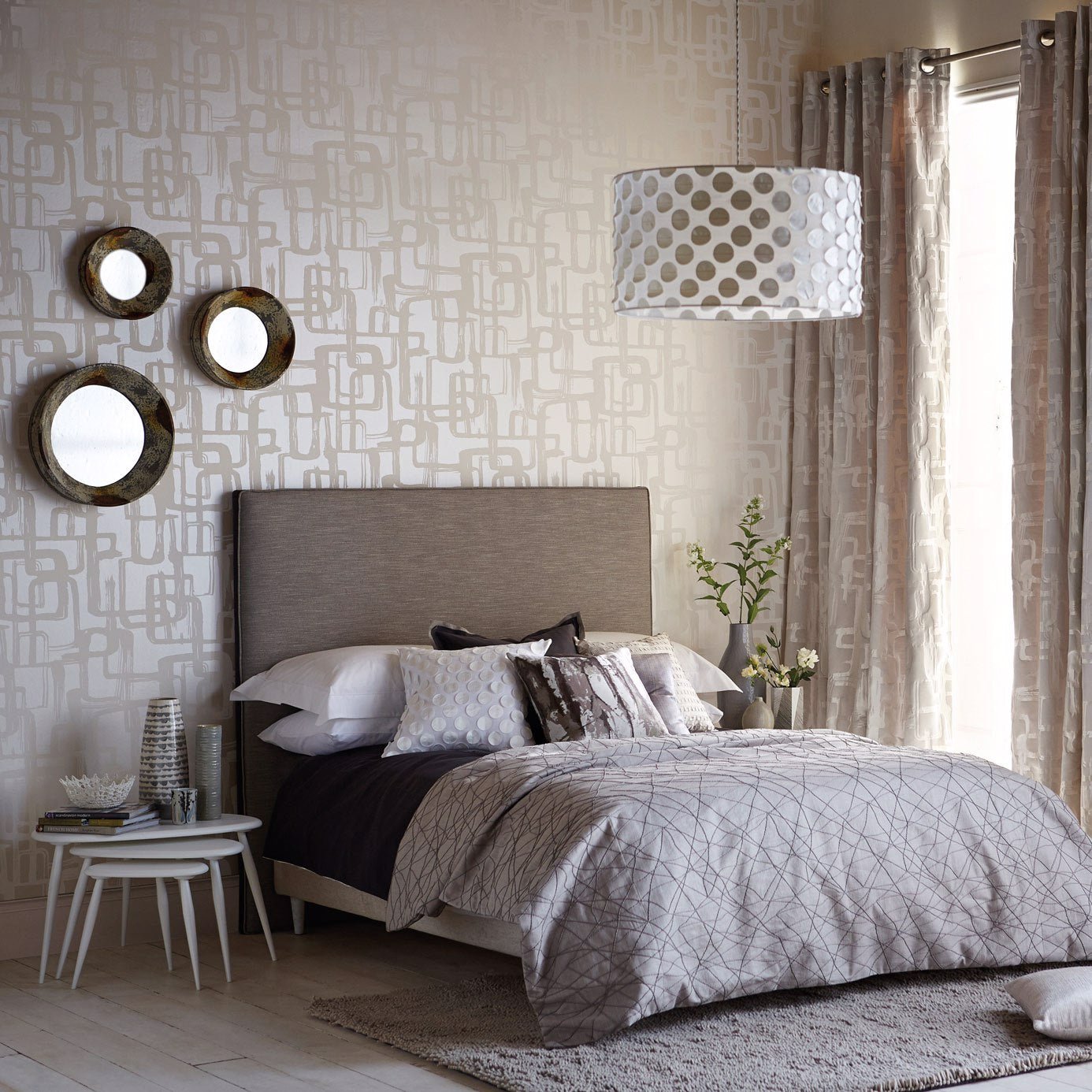 Asuka Wallpaper - Pearl/Chalk - Harlequin - HMOW110904 - Morris Wallpaper