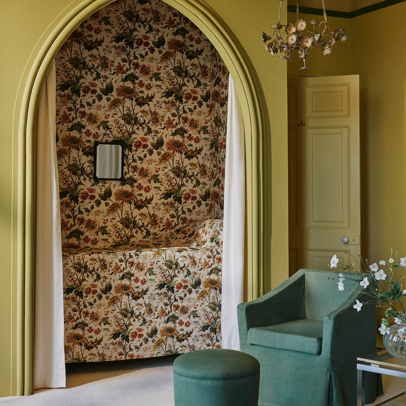 Avalon Wallpaper - Ecru - House of Hackney - 1-WA-AVA-DI-ECR-XXX - Morris Wallpaper