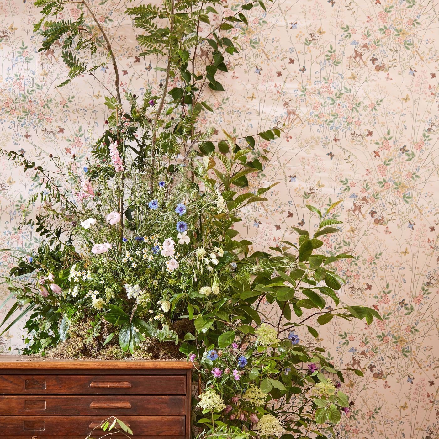 Bambi Wallpaper - Neapolitan - DDIW217279 - Sanderson