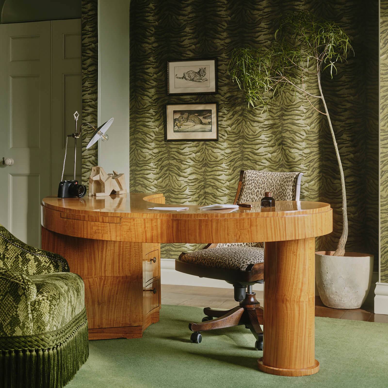 Caspian Wallpaper - Laurustine - House of Hackney - 1-WA-CPN-DI-LAU-XXX - Morris Wallpaper