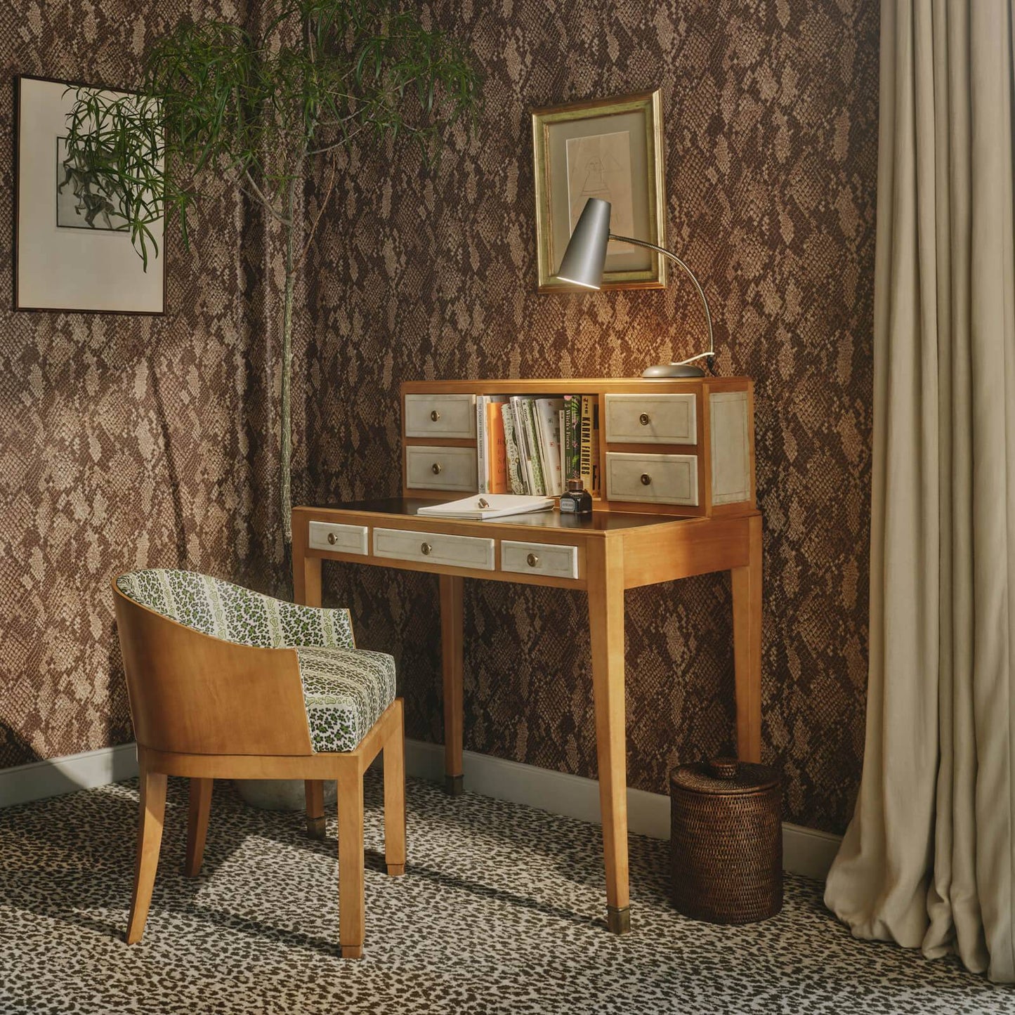 Cobra Wallpaper - Cocoa - House of Hackney - 1-WA-COB-DI-CHO-XXX - Morris Wallpaper