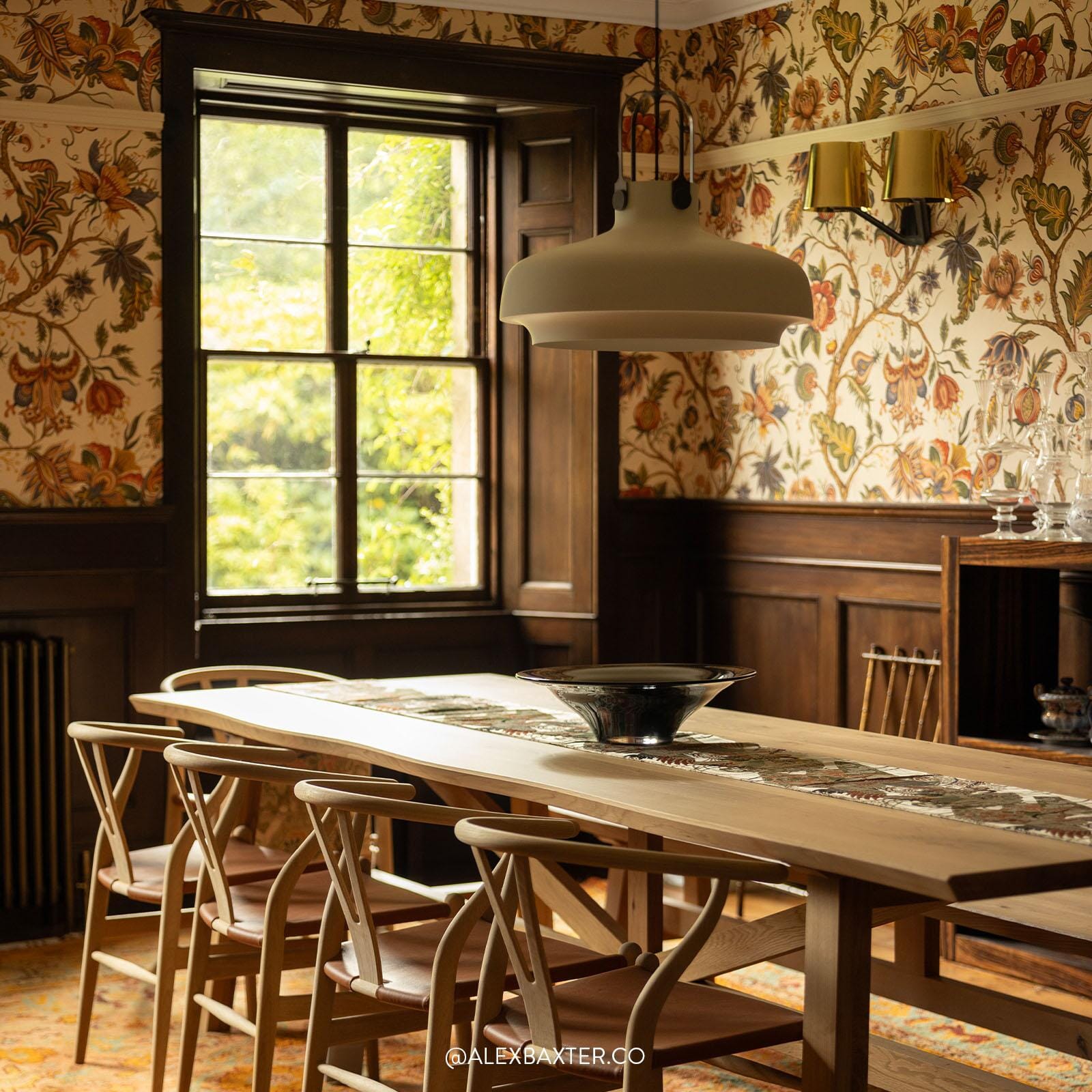 Damas Wallpaper - Off-White / Green - House of Hackney - 1-WA-DAM-DI-CRM-XXX - Morris Wallpaper