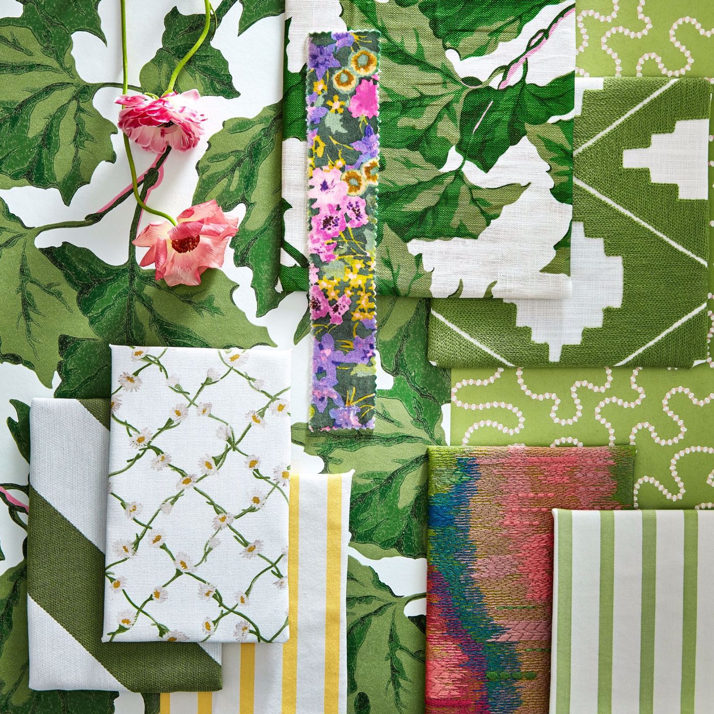 Dappled Leaf Wallpaper - Emerald - HSRW113045 - Harlequin - Premier Wallcovering