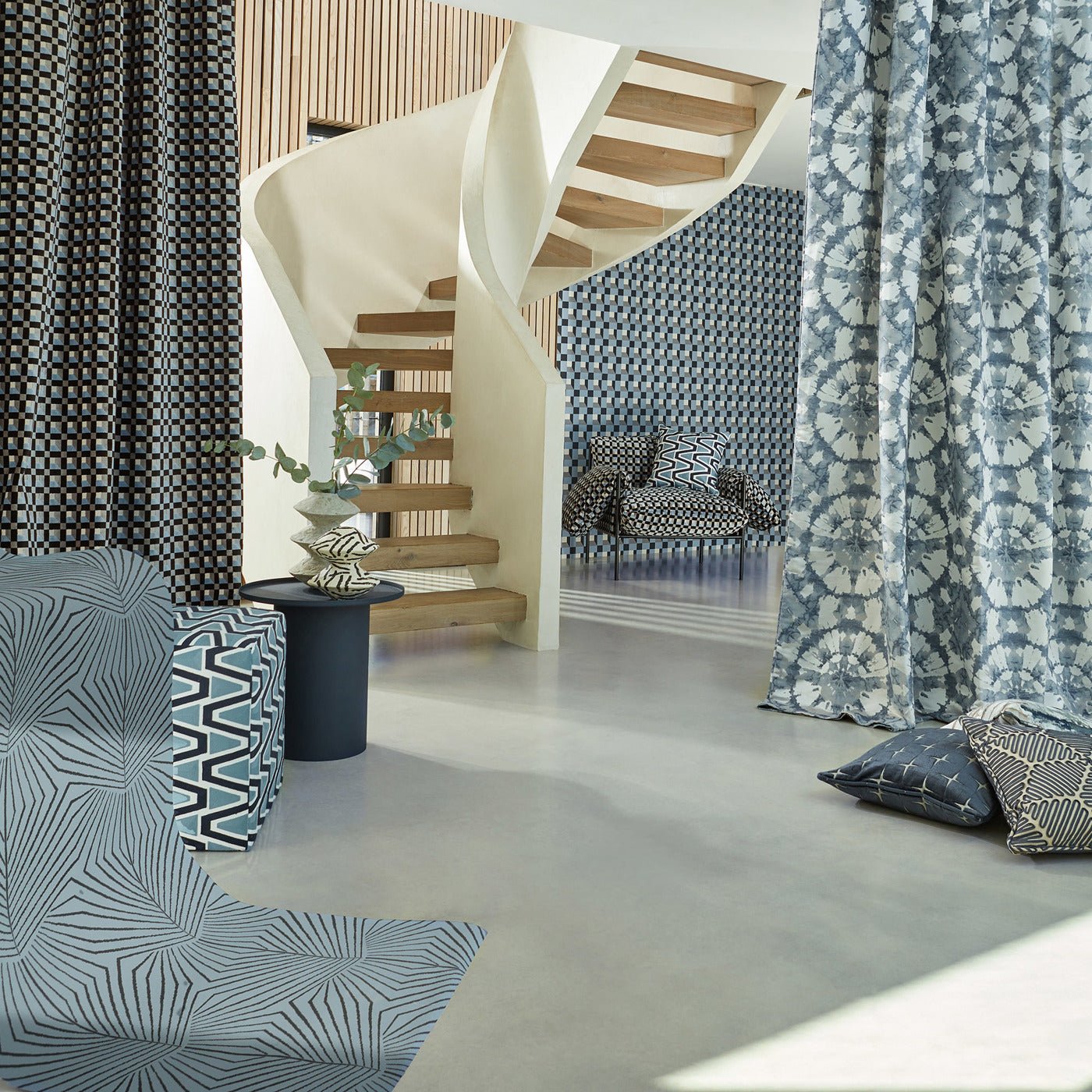 Dawning Wallpaper - Copenhagen Blue/Ritual - Harlequin - HQN3112929 - Morris Wallpaper