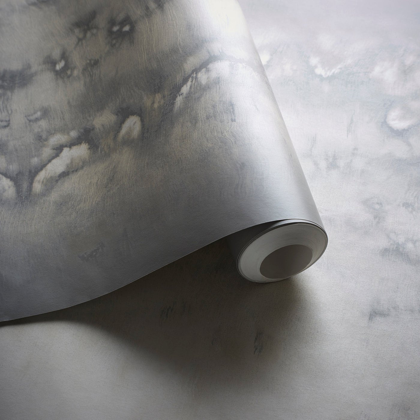 Disperse Wallpaper - Pearl - Clarke & Clarke - W0149/02 - Morris Wallpaper