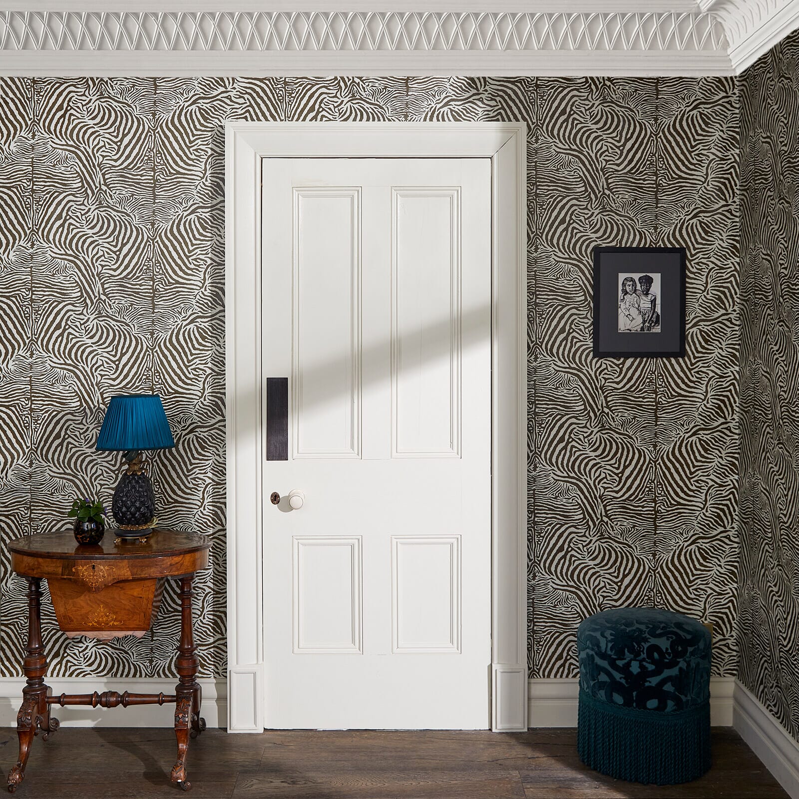 Equus Wallpaper - Cocoa - House of Hackney - 1-WA-EQU-DI-CHO-XXX - Morris Wallpaper