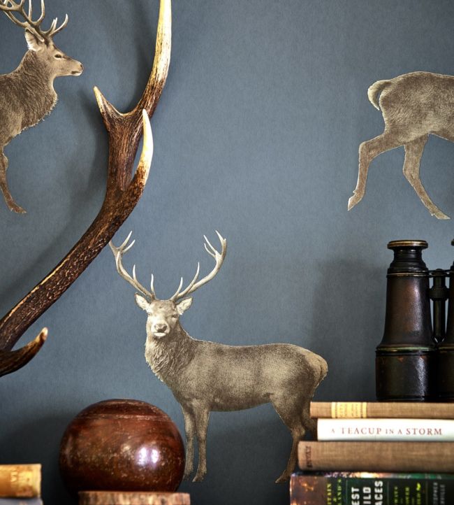 Evesham Deer Wallpaper - Silver Grey - DYSI216619 - Sanderson - Morris Wallpaper