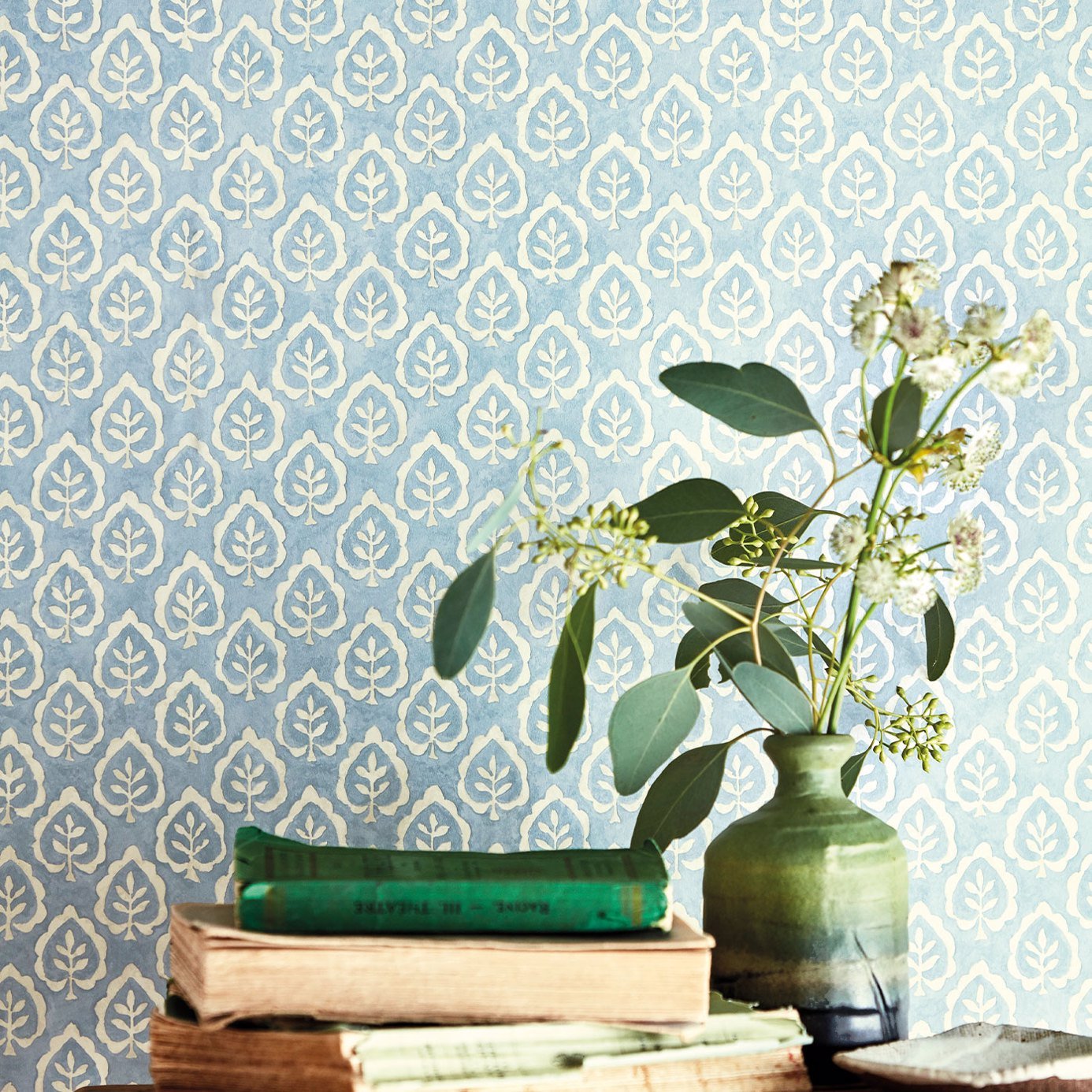 Fencott Wallpaper - Cream - Sanderson - DLMW216896 - Morris Wallpaper