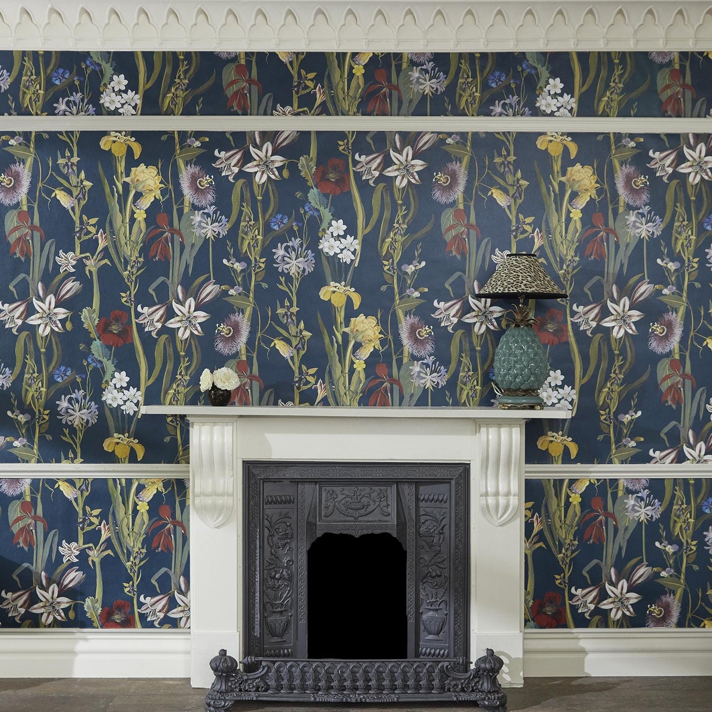 Flora Delanica Wallpaper - Midnight - House of Hackney - 1-WA-DEL-DI-MID-XXX - Morris Wallpaper