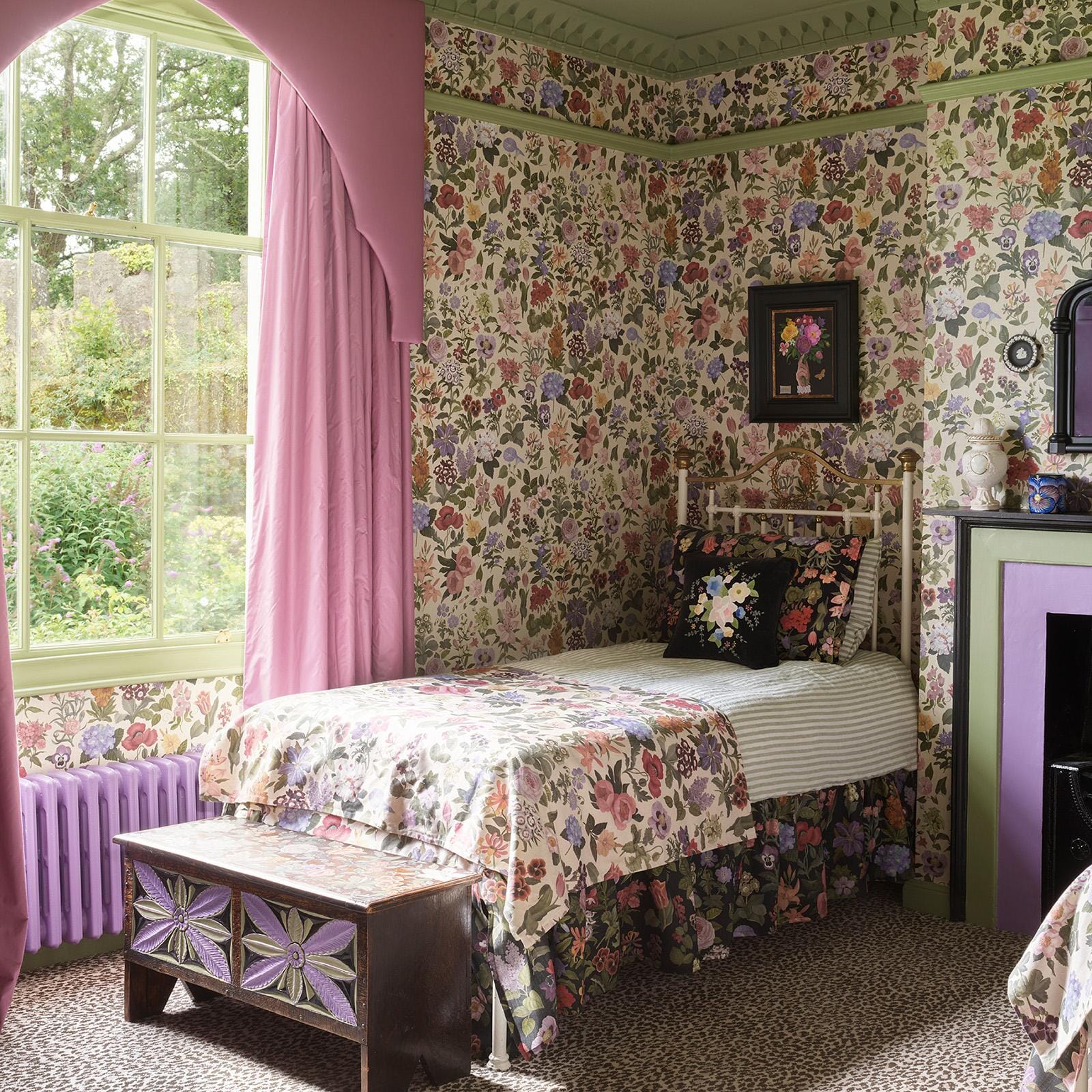Floralia Wallpaper - Ecru - House of Hackney - 1-WA-FRA-DI-ECR-XXX - Morris Wallpaper