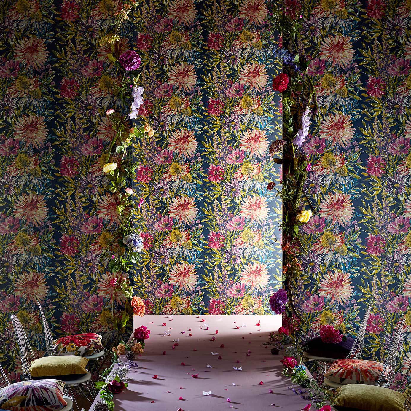 Floreale Wallpaper - Heather/Navy - Harlequin - HSTO111498 - Morris Wallpaper