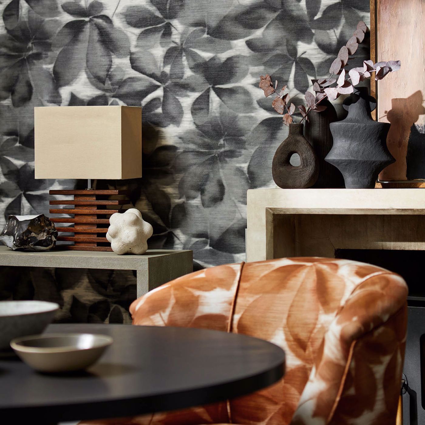 Grounded Wallpaper - Black Earth/Parchment - HC4W113005 - Harlequin - Morris Wallpaper