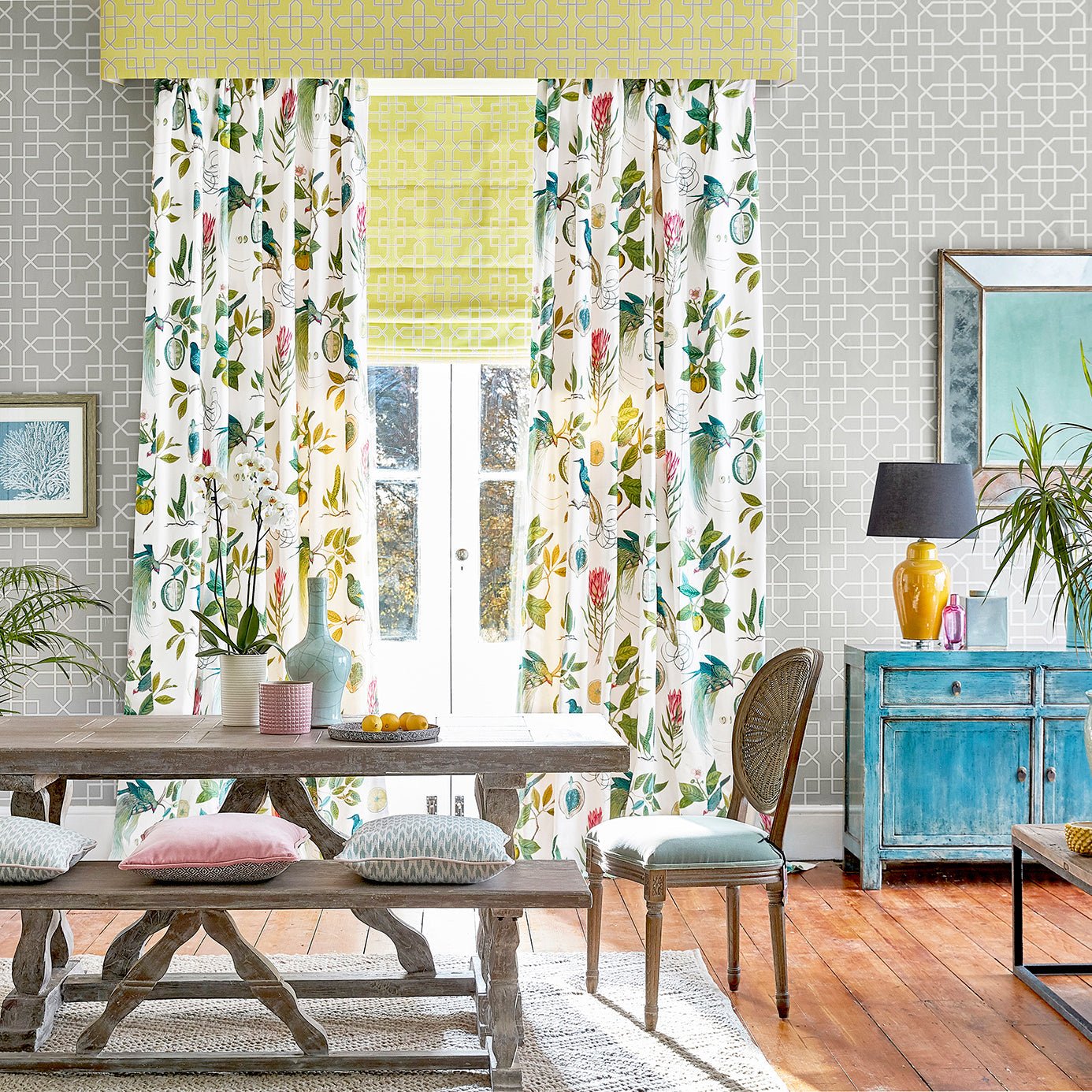 Hampton Trellis Wallpaper - Linen - Sanderson - DGLW216659 - Morris Wallpaper