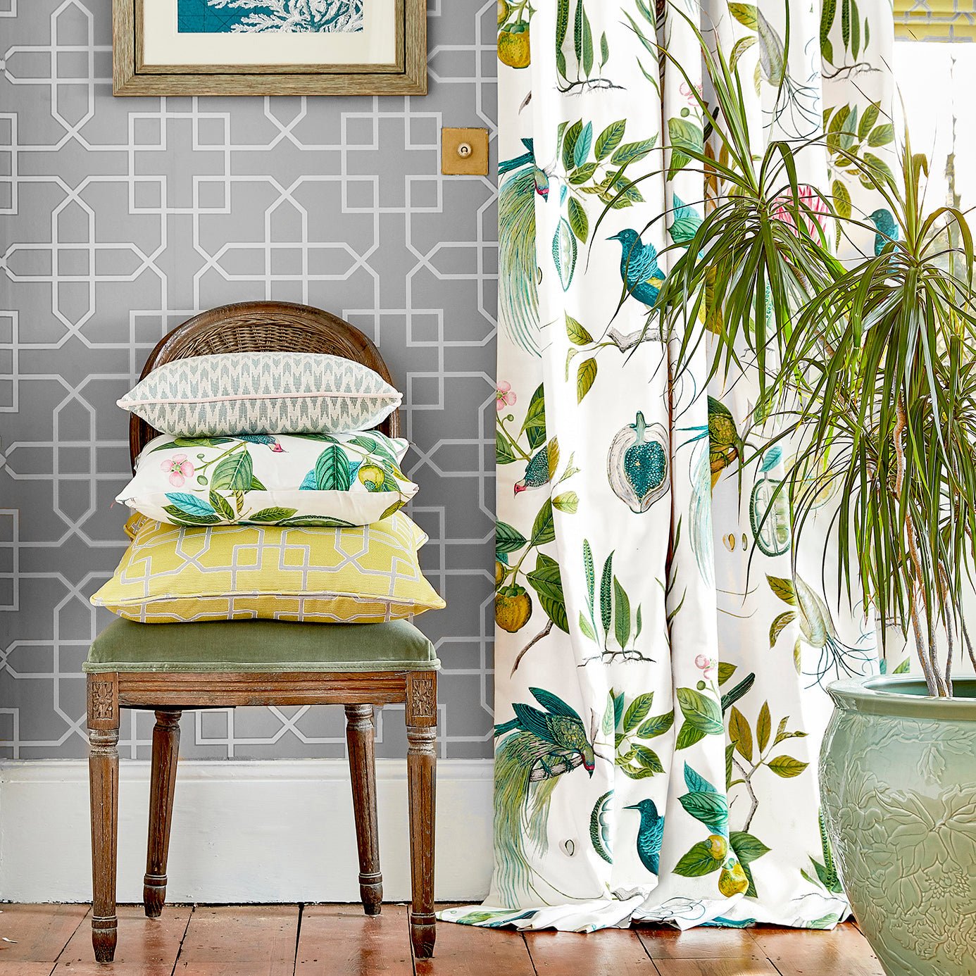 Hampton Trellis Wallpaper - Linen - Sanderson - DGLW216659 - Morris Wallpaper