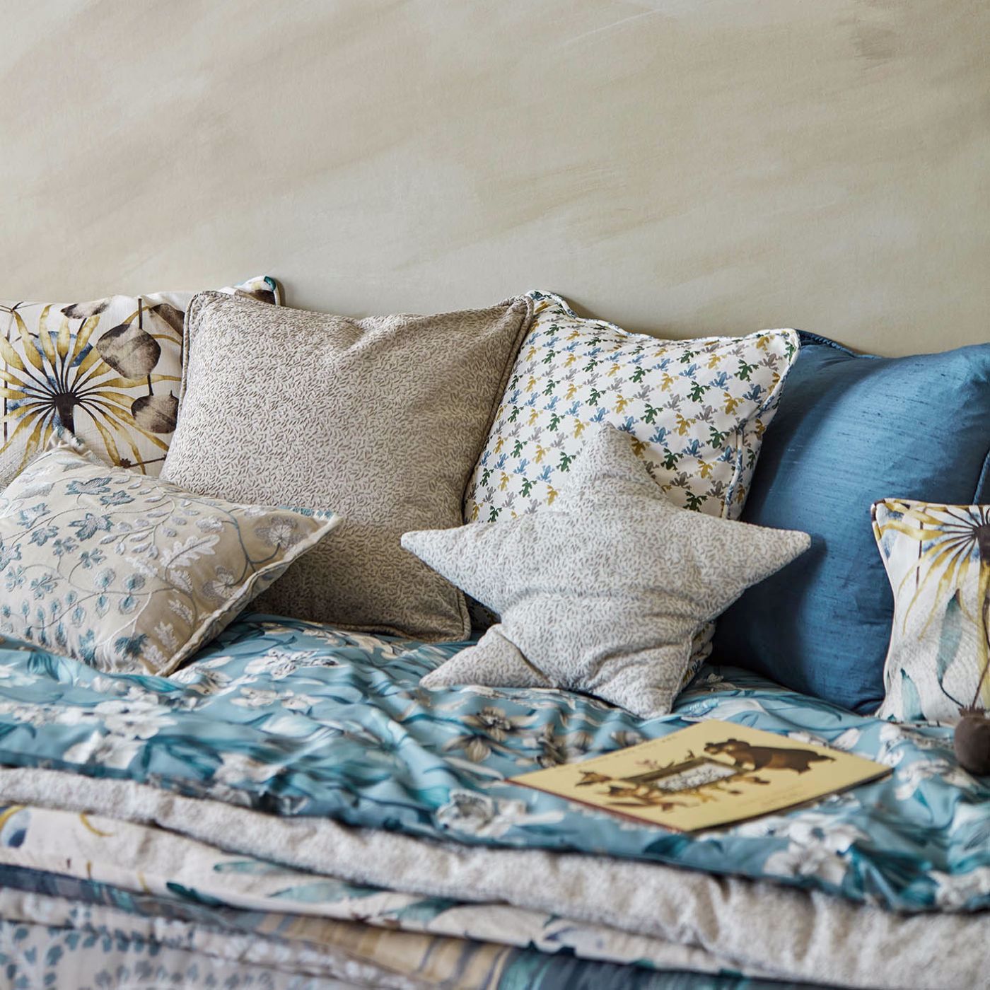 Harlequin - HC4F121168 - Morris Wallpaper