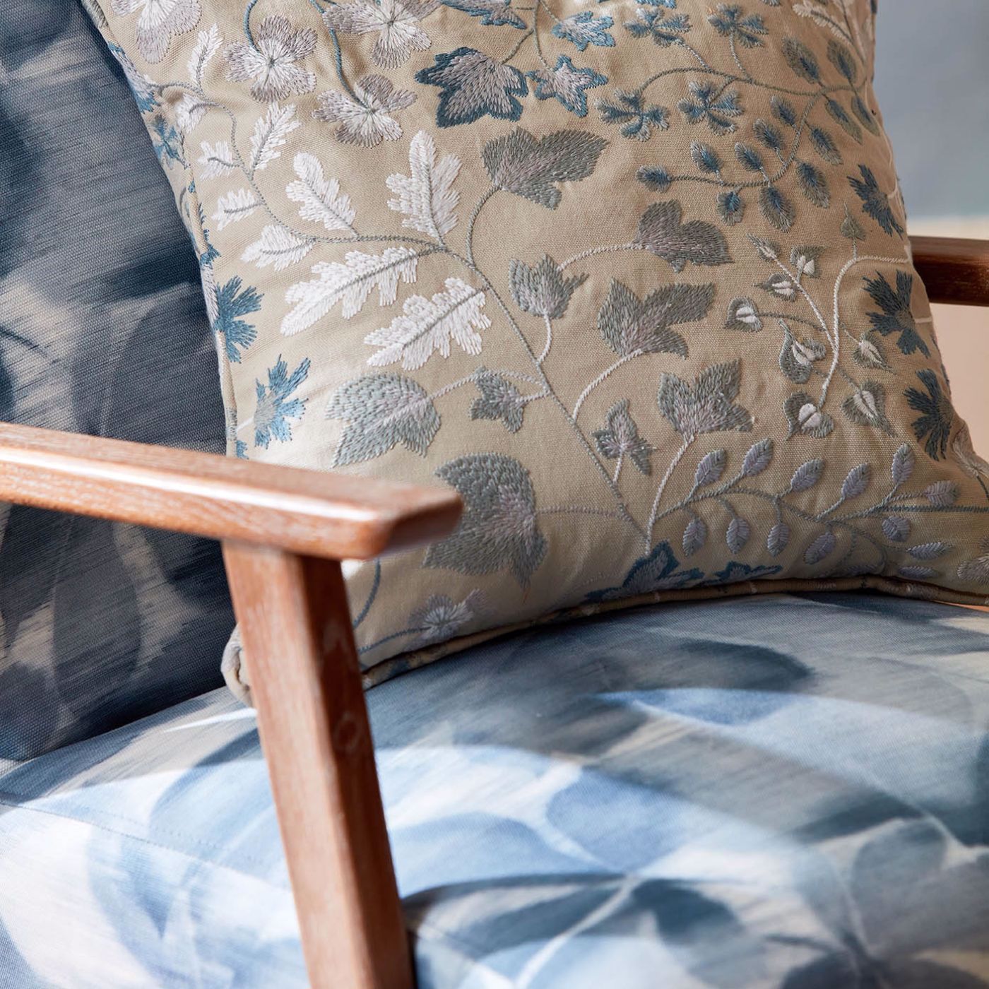 Harlequin - HC4F133928 - Morris Wallpaper