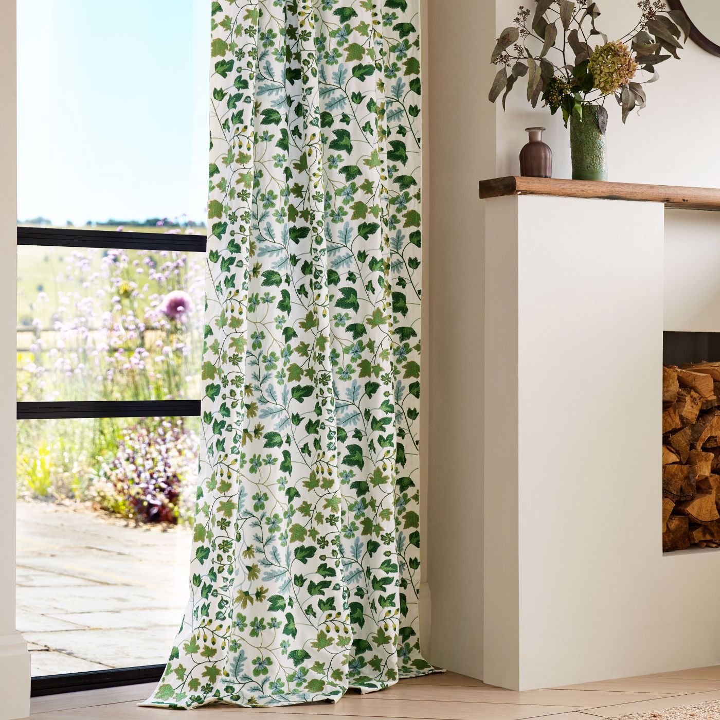 Harlequin - HC4F133929 - Morris Wallpaper