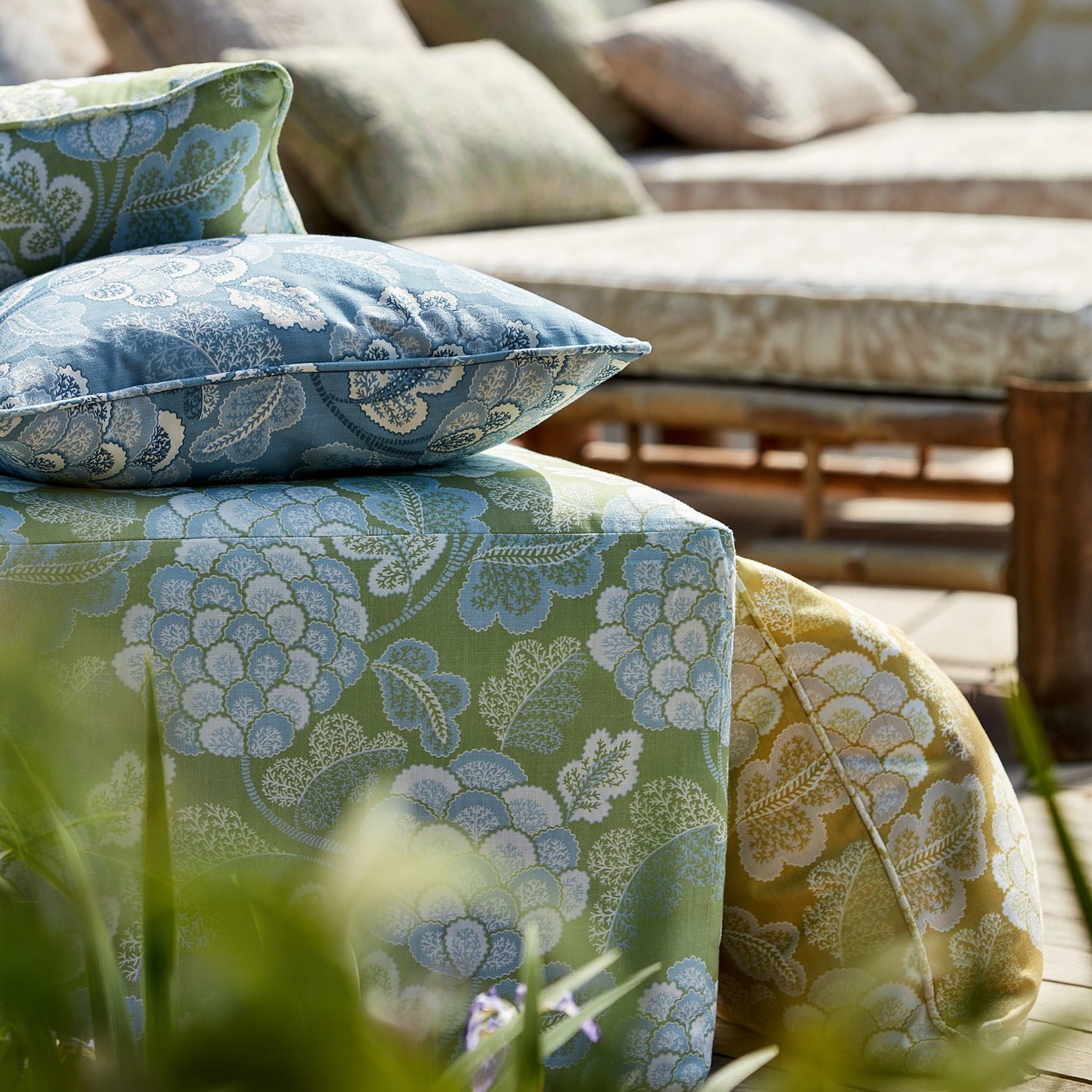 Harlequin - HQN3121147 - Morris Wallpaper