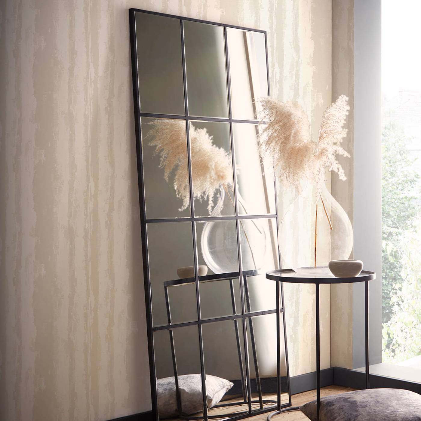 Herrera Wallpaper - Ivory - Clarke & Clarke - W0223/02 - Morris Wallpaper