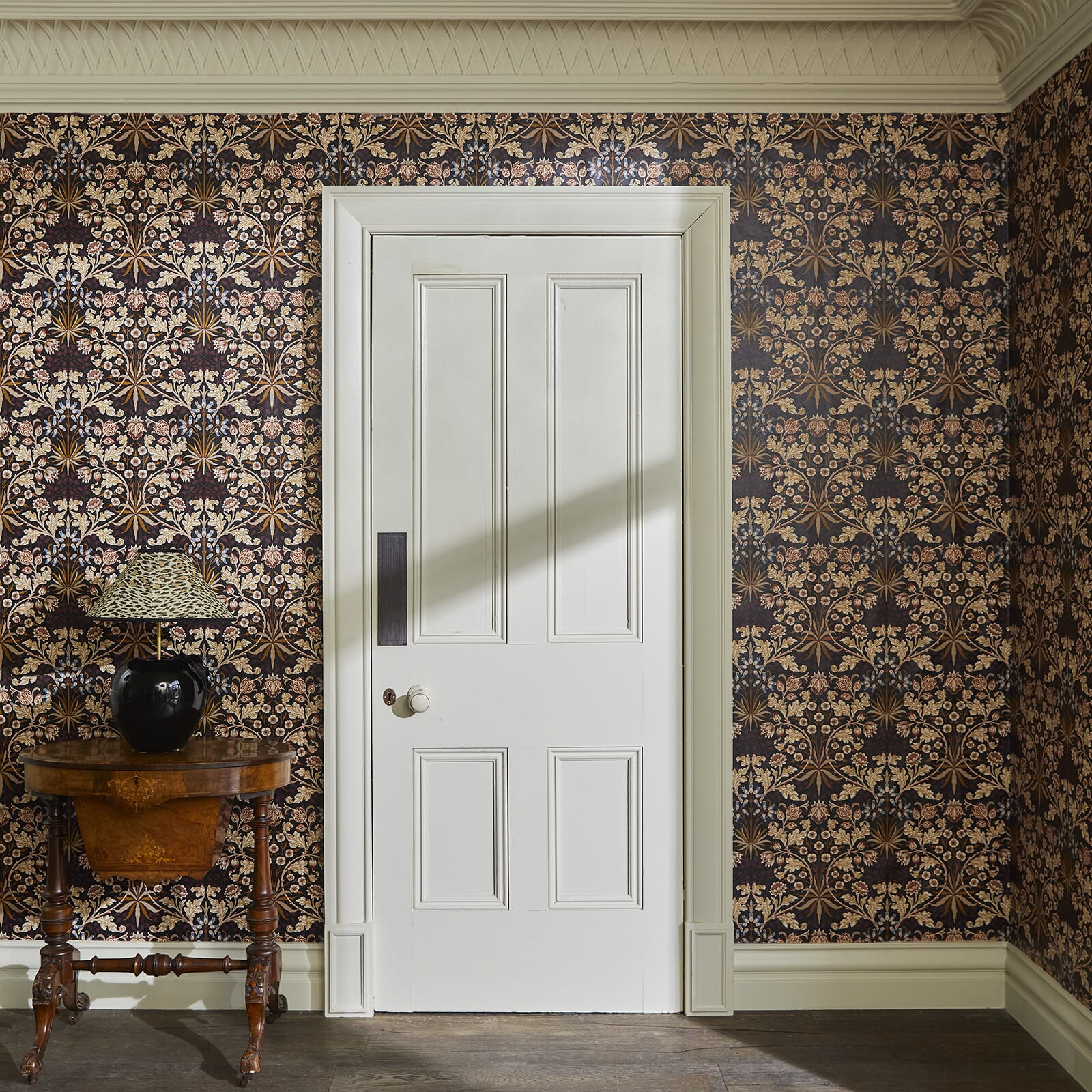 Hyacinth Wallpaper - Black - House of Hackney - 1-WA-HYA-DI-BLK-XXX - Morris Wallpaper