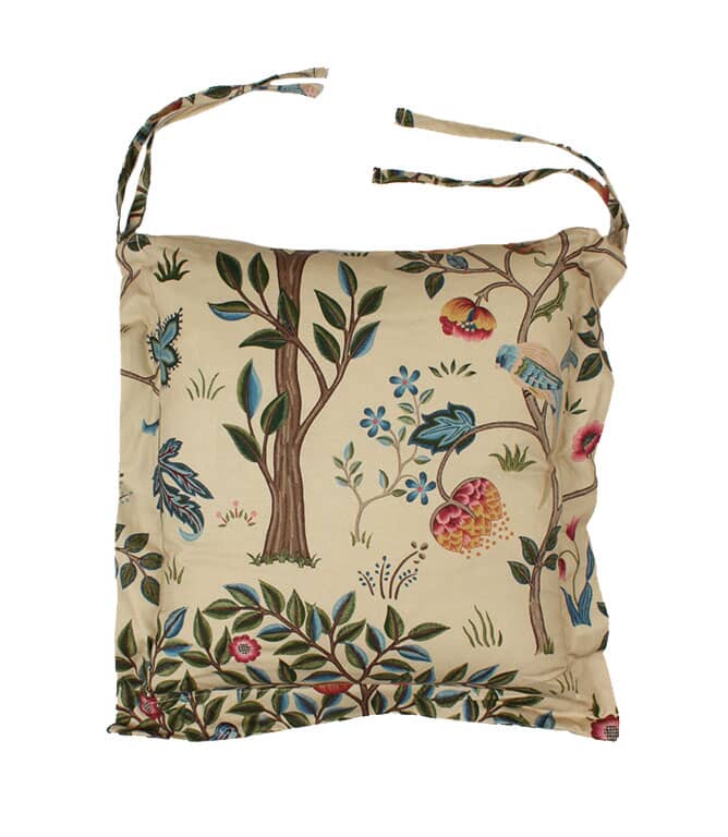 Just Fabrics - William Morris Kelmscott Tree Multi Oxford Seat Pad - 815 - Morris Wallpaper