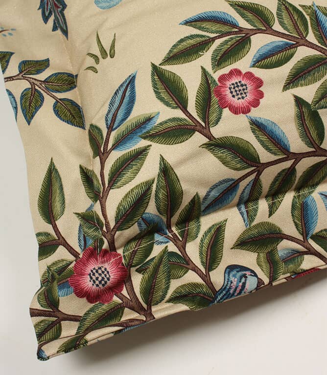 Just Fabrics - William Morris Kelmscott Tree Multi Oxford Seat Pad - 815 - Morris Wallpaper