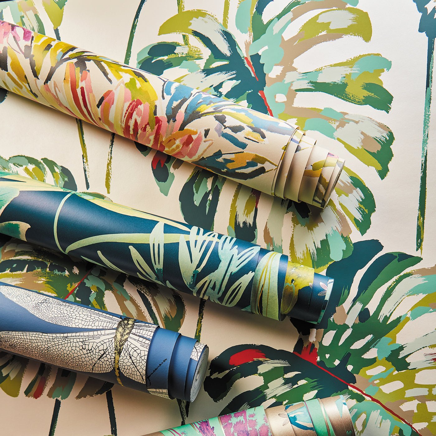 Kelapa Wallpaper - Emerald/Zest - Harlequin - HZAP111753 - Morris Wallpaper