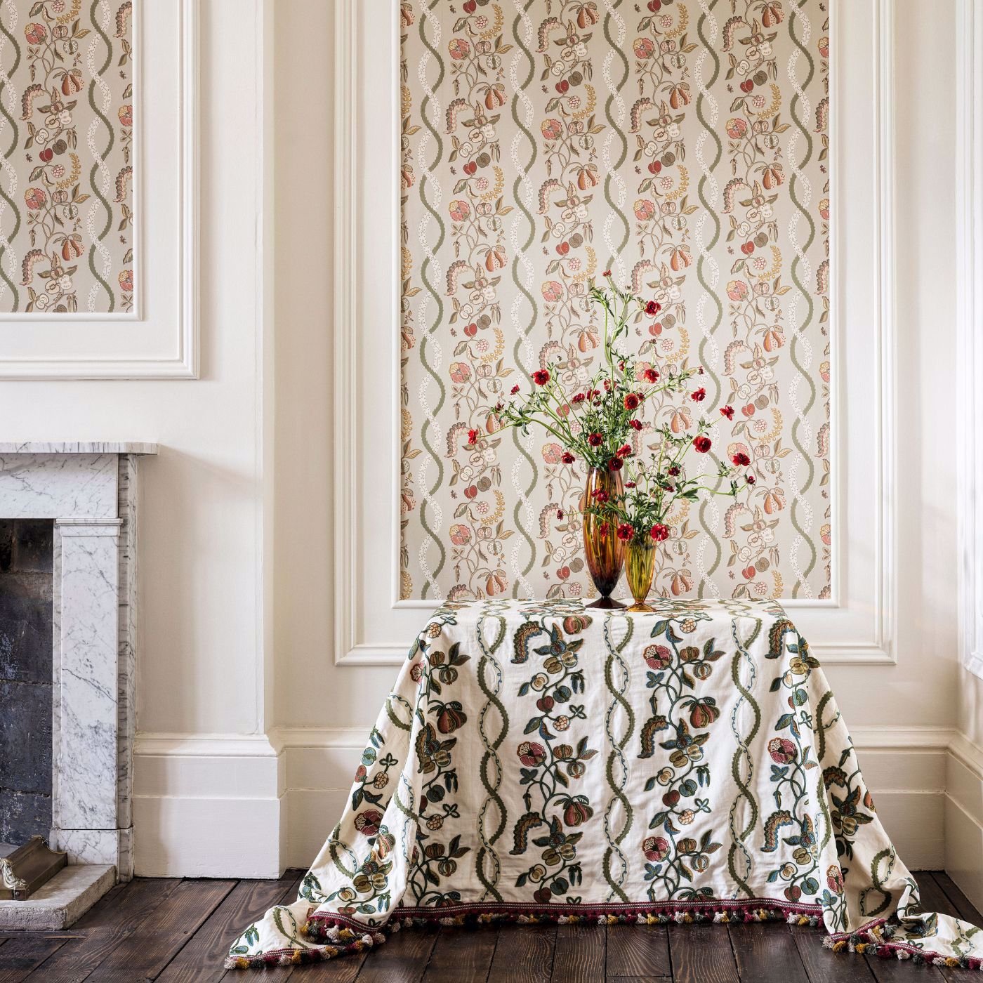 Kitchen Garden Wallpaper - Gloucestershire Pear - Sanderson - DHIP217500 - Morris Wallpaper