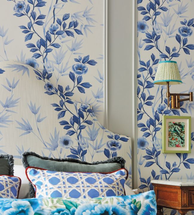 Lady Alford Wallpaper - Porcelain / China Blue - HDHW112898 - Harlequin - Morris Wallpaper