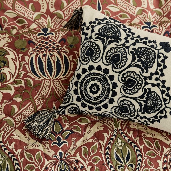 Lionshome - William Morris - CSHGDAICLIN - Morris Wallpaper